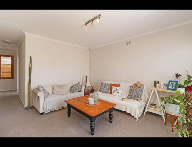 3 BEDROOM HOUSE FOR SALE IN LAKESIDE